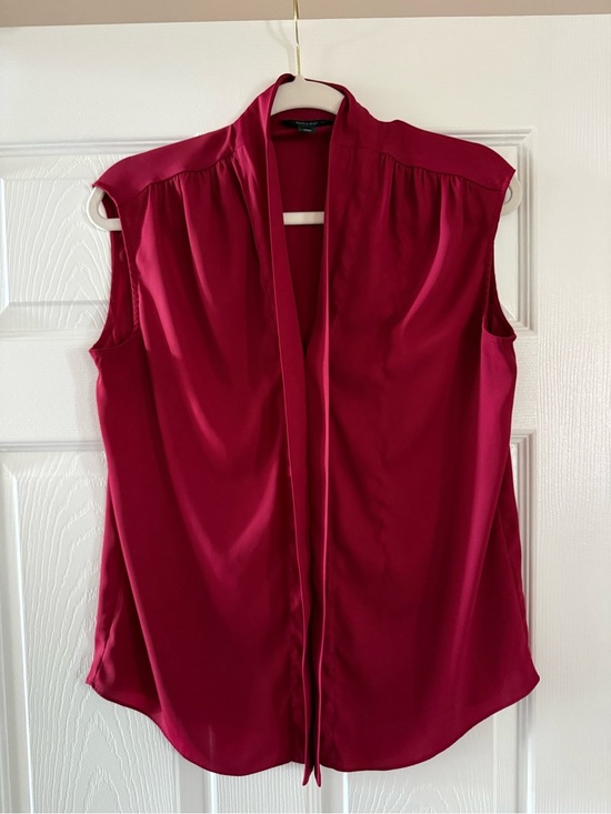 RW&CO. Tops - RW&CO Sleeveless Tie-Neck Blouse in Deep Berry Medium